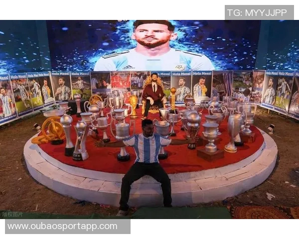 拉波尔塔畅谈梅西雕像构想TNT体育发布创意设计图引发热议 拉波尔塔畅谈梅西雕像构想TNT体育发布创意设计图引发热议