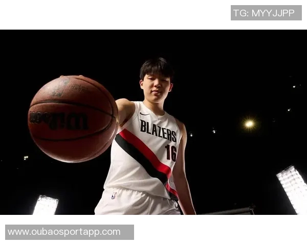 杨瀚森的崛起让尤班克斯黯然失色我们期待他闪耀的时刻到来